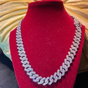 Elegant Silver Chain Necklace